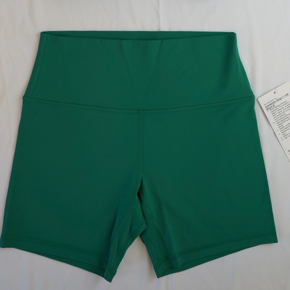 New with Tags Align HR 6” shorts CasGreen